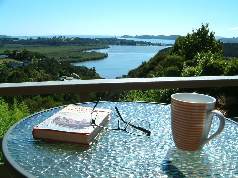 Baywaterviews Bed & Breakfast Haruru Exterior photo